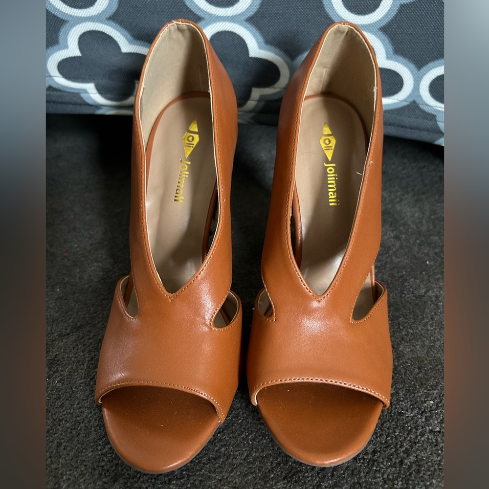 Tan Jolimall peep toe pumps